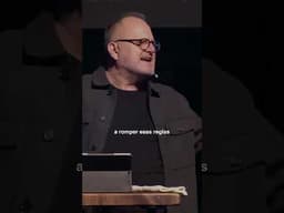 La religión suele imponernos reglas que limitan, pero Jesús vino a traer vida y libertad.